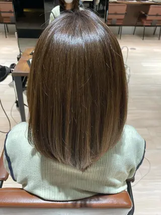 ミディアム 失敗しない顔まわり× 小顔補正レイヤー難波のヘアスタイル