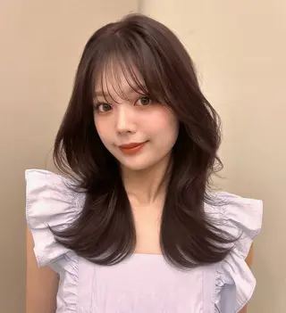 ミディアム aya / カットカラーのヘアスタイル