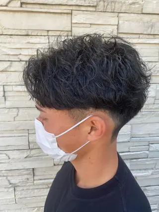 ショート パーマ メンズ 塩谷黎✨ブリーチ無W カラーメンズパーマ✨のヘアスタイル