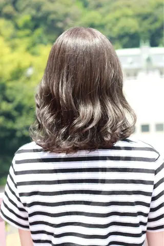 ミディアム カラー Viage （ビアージュ）のヘアスタイル