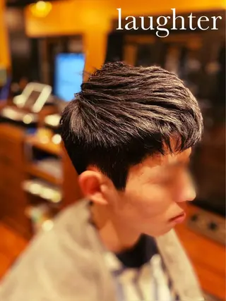ショート メンズ 尾崎 弘充のヘアスタイル