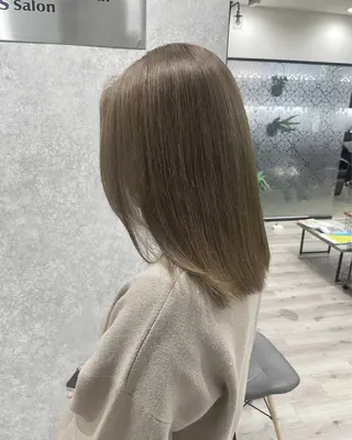ミディアム カラー 德本 奈名美のヘアスタイル
