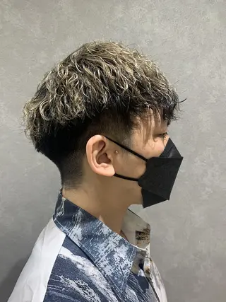 ショート カラー パーマ メンズ 森岡 陸のヘアスタイル