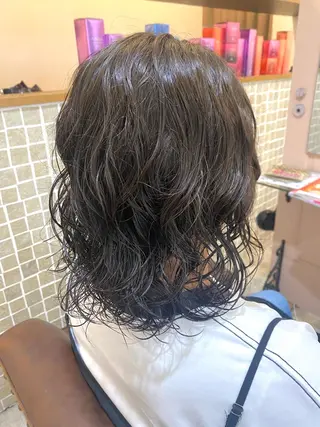 ミディアム パーマ Keshiki   hair design所属・くびれショート・ボブ デザインカラー特化のヘアスタイル