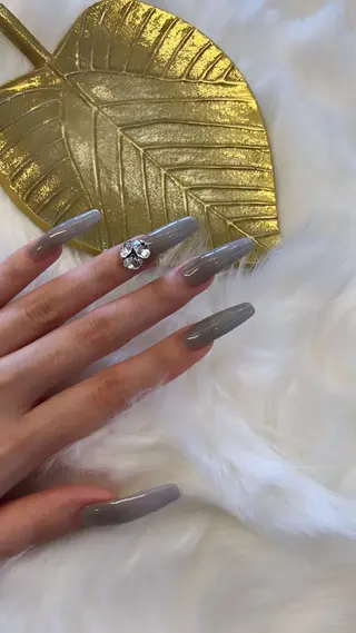 ネイル RÊVIA所属・RÊVIA (レヴィア)のネイルデザイン