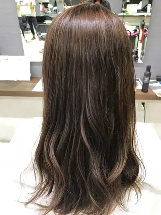 セミロング Adachi Fujikoのヘアスタイル