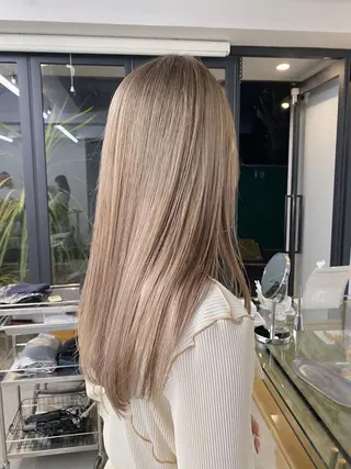 ロング カラー ヘアアレンジ flamme Annaのヘアスタイル