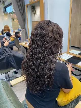ロング 🖤🌀くるくる パーマ🌀🖤ayaのヘアスタイル