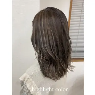 ミディアム カラー Ida Akaneのヘアスタイル