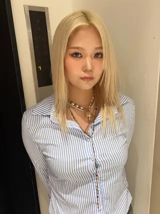 カラー ayaka. 梅田ハイトーン🥣のヘアスタイル