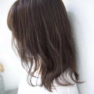 セミロング カラー fio マナミのヘアスタイル