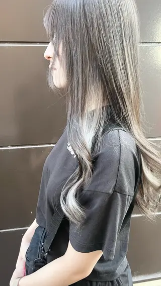 ロング 小沢 真澄のヘアスタイル