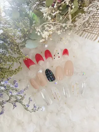 ネイル Trinity ネイリストスタッフのネイルデザイン