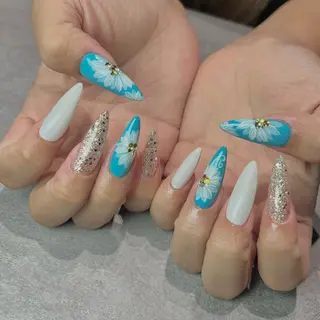 ネイル NEO Beauty Salon所属・𝐍𝐄𝐎 𝐉𝐔𝐑𝐈のネイルデザイン