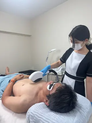 メンズ脱サロンadire所属・高杉 城のエステ・リラクイメージ
