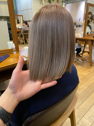 カラー 🌈今野佑哉 ショートボブブリーチのヘアスタイル