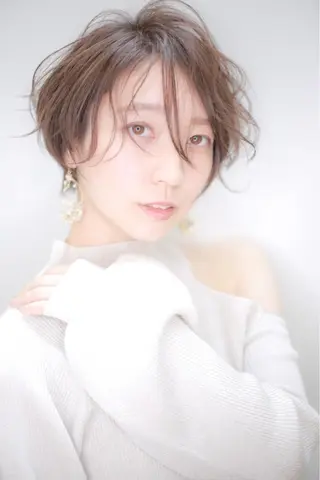 ショート カラー 伊藤 裕貴のヘアスタイル