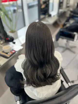 ロング Itsuki/ 暗髪カラーのヘアスタイル