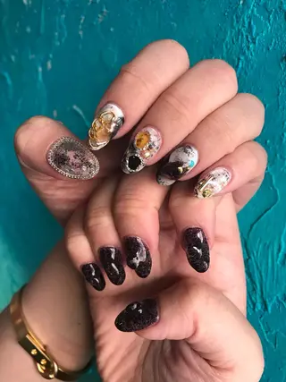 ネイル キラキラ オメメのネイルデザイン