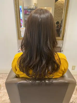 ロング 伊藤 康乃のヘアスタイル