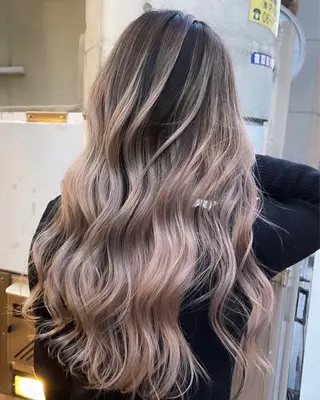 ロング カラー 難波ブリーチカラー 伊藤洋輝のヘアスタイル