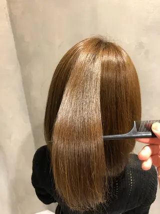 ミディアム カラー ハイダメージ毛 縮毛矯正のヘアスタイル