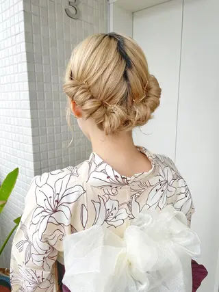 ミディアム ヘアアレンジ oggi +KENJE所属・大平 美沙のヘアスタイル