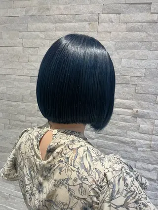 カラー KINGDOM ALLURE所属・KINGDOM UEDA IKUMIのヘアスタイル