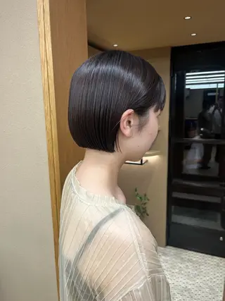 ショート カラー パーマ hina 🛋️ブリーチカラーのヘアスタイル