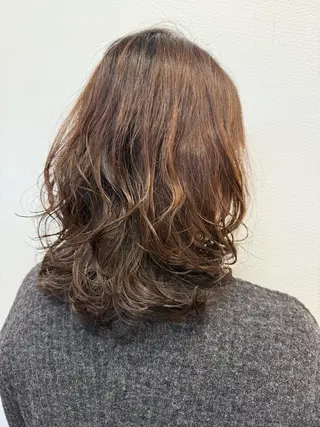 セミロング パーマ 艶カラー🕊️ ✴︎Yukari✴︎のヘアスタイル