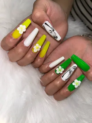 ネイル 高草木 桃香のネイルデザイン