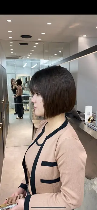 ミディアム カラー ボブ縮毛矯正 韓国レイヤーRINAのヘアスタイル