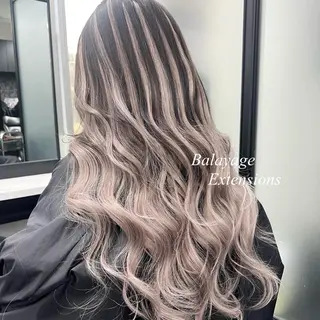 ロング カラー シールエクステ特化 ハイトーン、NANAのヘアスタイル