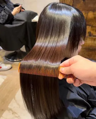 ロング 服部大地/ブリーチ 無しWカラー髪質改善のヘアスタイル