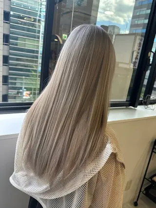 ロング カラー olino/西田辺 エフェクトブリーチのヘアスタイル
