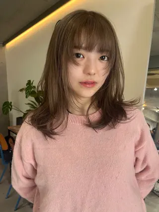 セミロング レイヤーカット\ウル フ　chinatsuのヘアスタイル