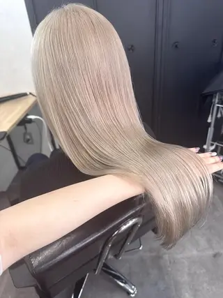 ロング ヘアアレンジ カラー L. OSAKAのヘアスタイル