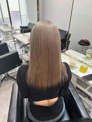 ロング 🩶ブリーチ/ レイヤー🩶フミカのヘアスタイル