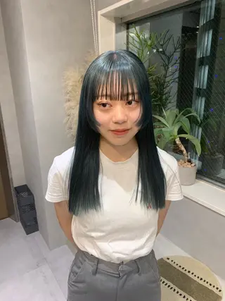 カラー amu/ブリーチなし ダブルカラーのヘアスタイル