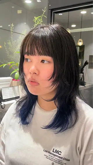セミロング カラー 山下 紗里奈のヘアスタイル
