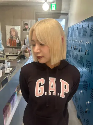 ショート レイヤーカット/ルー ツカラー/EMIRIのヘアスタイル