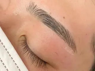 アイブロウ 佐藤 美波の眉毛・アイブロウイメージ