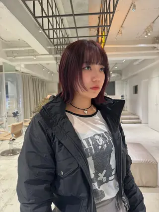 ミディアム カラー 髙橋一哉　ブリーチ/ ベージュカラーのヘアスタイル