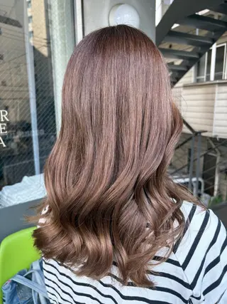 セミロング カラー 斉木 彩のヘアスタイル