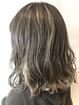 ミディアム カラー 長谷川 沙紀のヘアスタイル