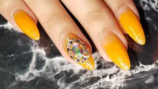 ミディアム ネイル クロキ 。のネイルデザイン