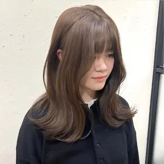 ミディアム カラー 前川 朋香のヘアスタイル