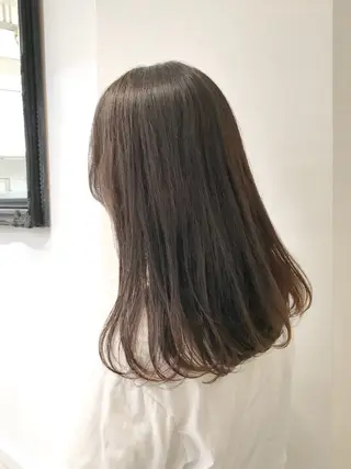 セミロング カラー ヘアアレンジ Lien所属・marika / ボブ・オリーブカラーのヘアスタイル