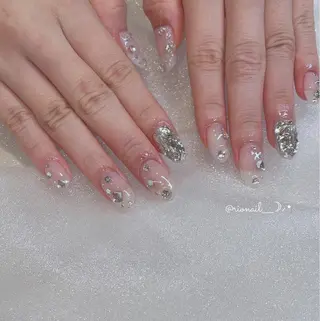 ネイル 𝘙𝘪𝘰𝘯𝘢 ...🕯🤍のネイルデザイン