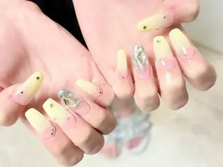 ミディアム protea 大上彩音のネイルデザイン